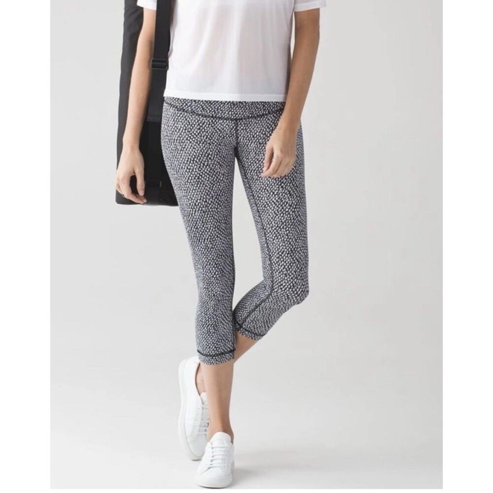 Lululemon Wunder Under Crop Leggings Scatter Star Arctic Grey Black White Sz. 4
